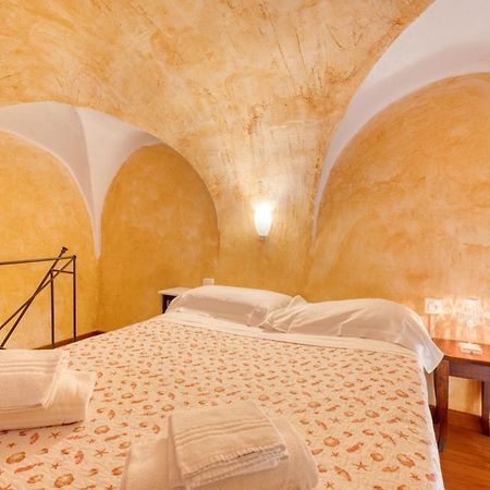Mini Accommodation In Sanremo Liguria Bagian luar foto