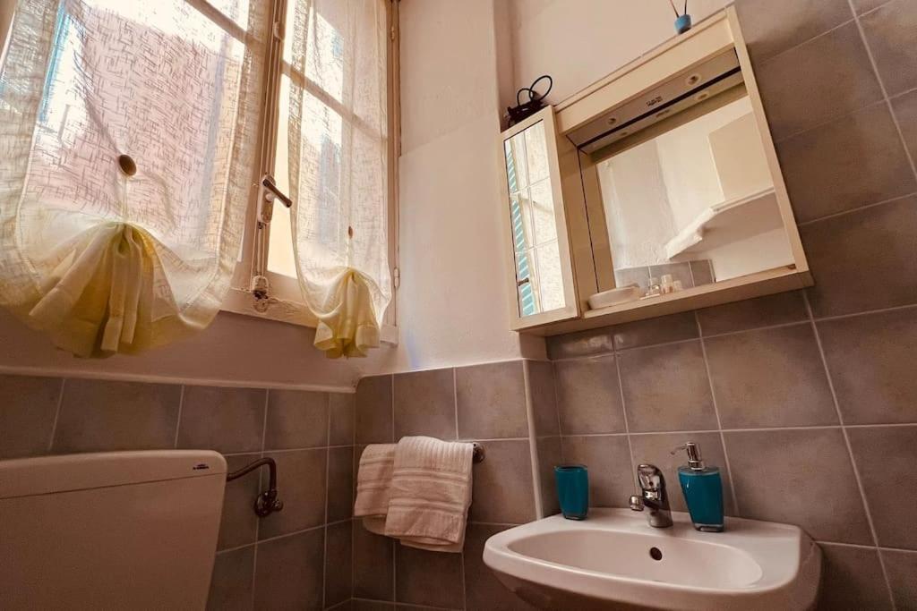 Mini Accommodation In Sanremo Liguria Bagian luar foto