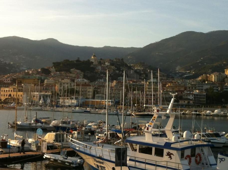 Mini Accommodation In Sanremo Liguria Bagian luar foto