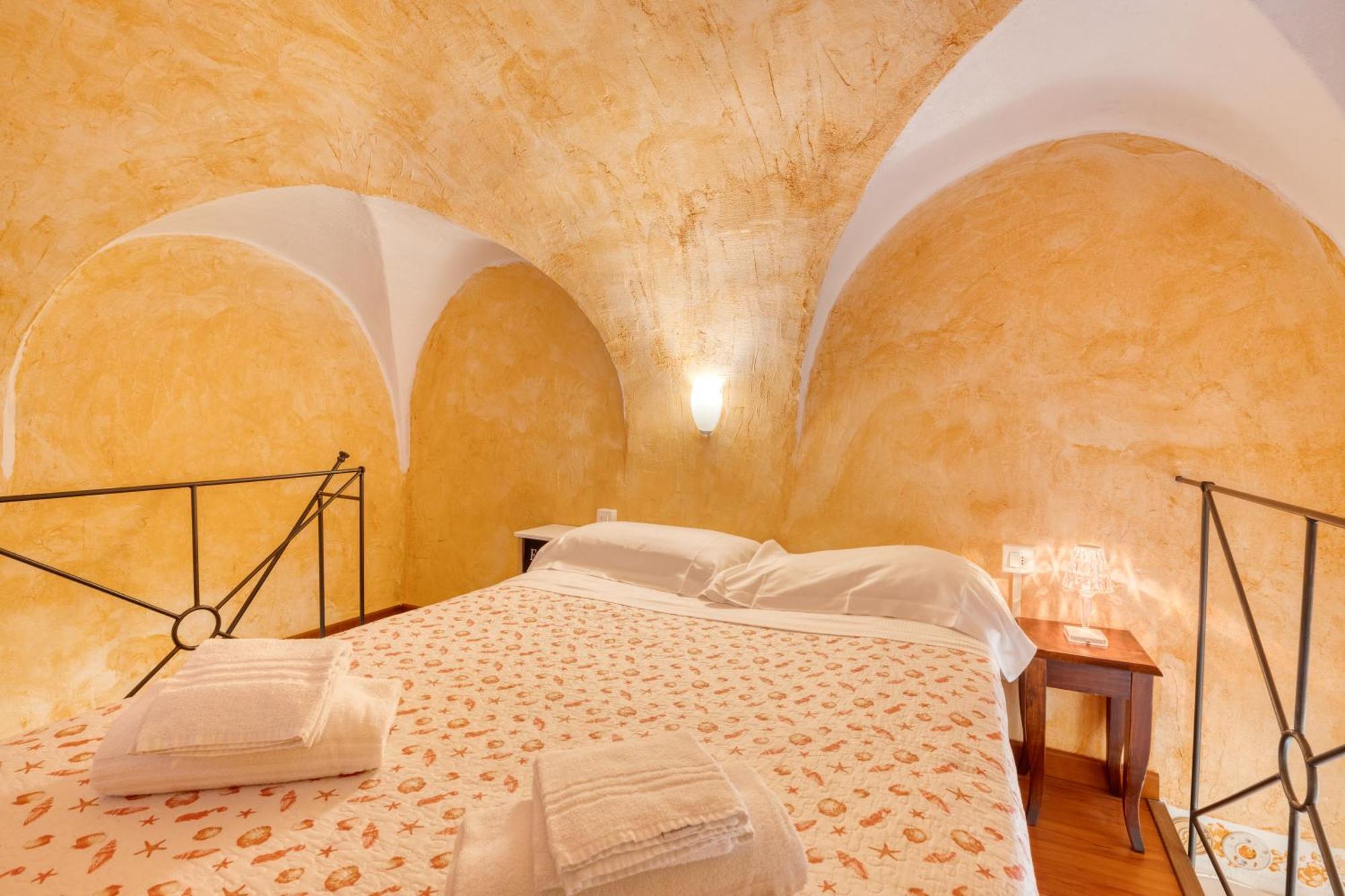 Mini Accommodation In Sanremo Liguria Bagian luar foto