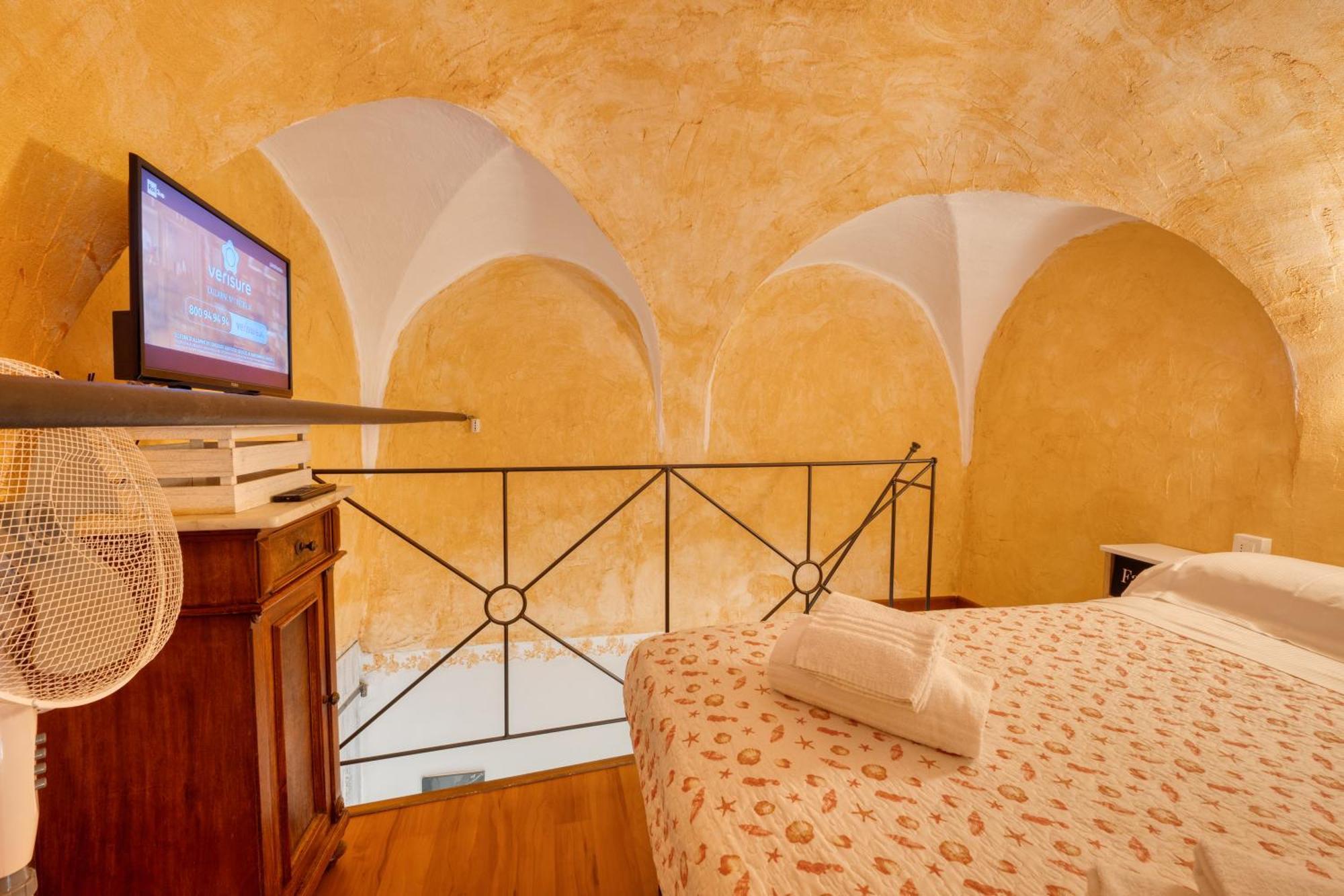 Mini Accommodation In Sanremo Liguria Bagian luar foto