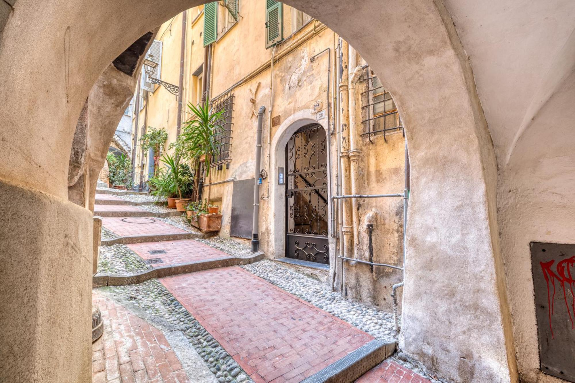 Mini Accommodation In Sanremo Liguria Bagian luar foto