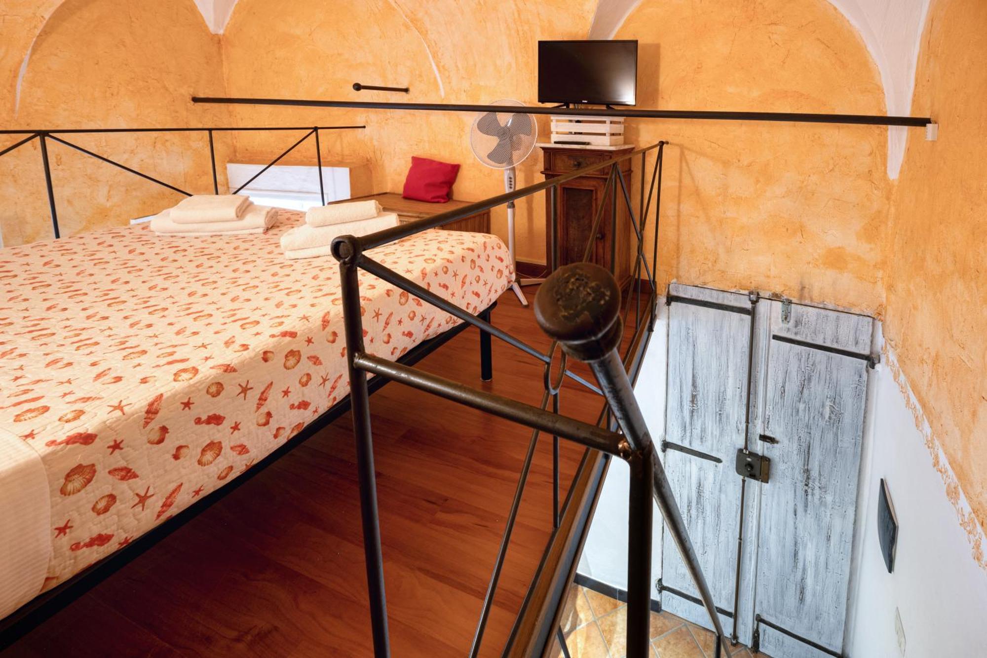 Mini Accommodation In Sanremo Liguria Bagian luar foto